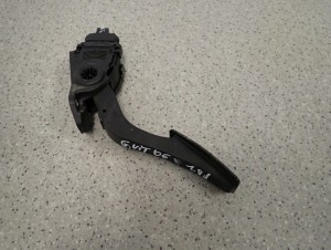 HONDA CIVIC VII EU EP 01- WYCISZENIE WYGŁUSZENIE MASKI 11/11 MINIATURA