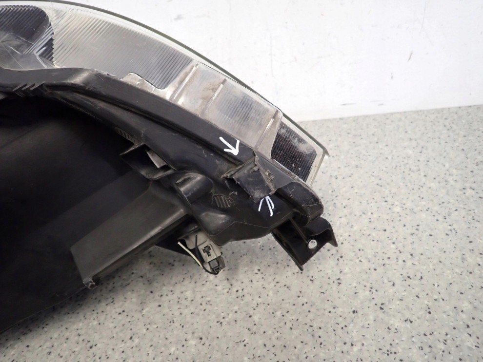 NISSAN NOTE E11 06- LAMPA PRZEDNIA PRAWA REFLEKTOR EUROPA 10/11