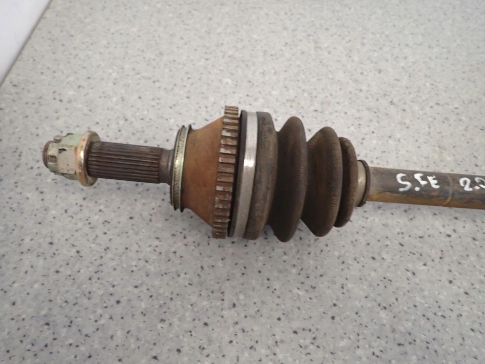 SANTA FE I 01-05 PÓŁOŚ TYLNA LEWA 2.0 CRDI 4WD 4/8