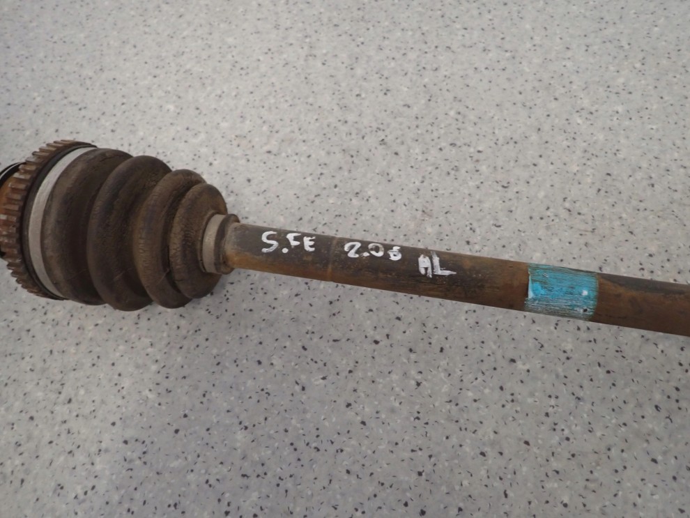 SANTA FE I 01-05 PÓŁOŚ TYLNA LEWA 2.0 CRDI 4WD 6/8