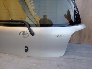 TOYOTA YARIS FR 99-05 KLAPA BAGAŻNIKA SZYBA 1E7 6/16 MINIATURA