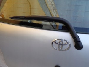 TOYOTA YARIS FR 99-05 KLAPA BAGAŻNIKA SZYBA 1E7 11/16 MINIATURA