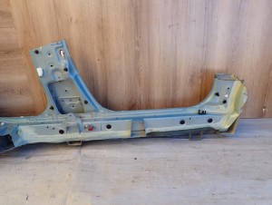 SUZUKI SPLASH 08-14 PRÓG LEWY 11/11 MINIATURA