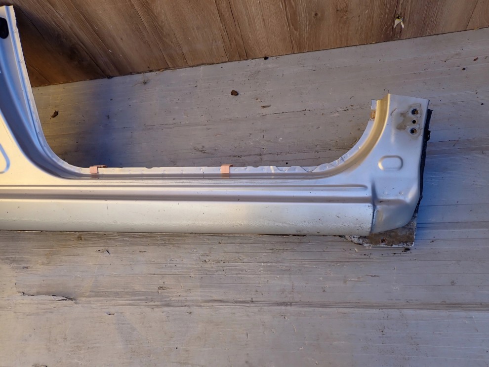 TOYOTA YARIS II 5d 06-11 PRÓG PRAWY 4/12