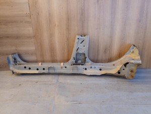 TOYOTA YARIS II 5d 06-11 PRÓG PRAWY 10/12 MINIATURA