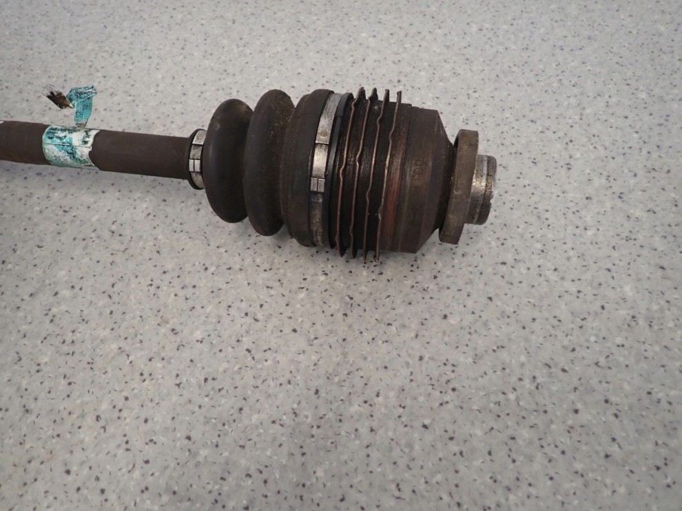 SANTA FE I 01-05 PÓŁOŚ PRZEDNIA PRAWA 2.0 CRDI 4WD 5/8