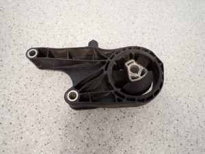 CHEVROLET ORLANDO 1.4T 10- PODUSZKA SILNIKA PRZÓD 6/6 MINIATURA