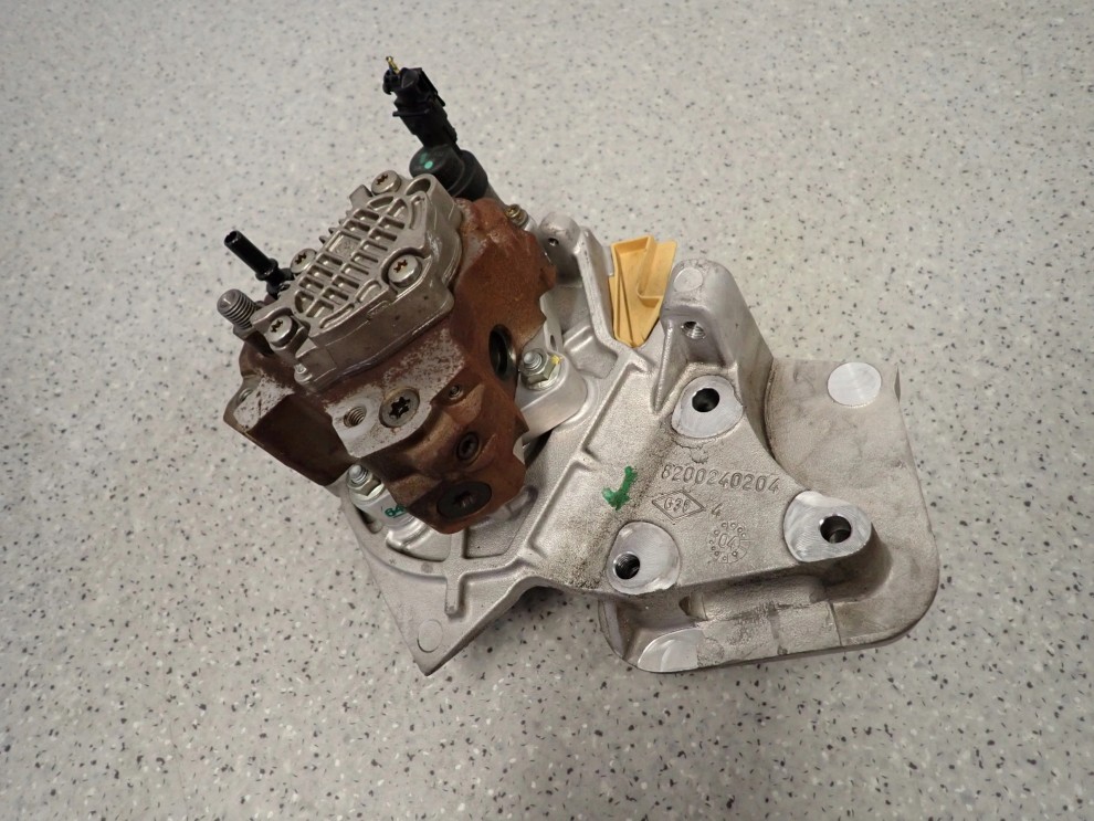 NISSAN PRIMERA P12 1.9 DCI DIESEL POMPA PALIWA WTRYSKOWA 7/8