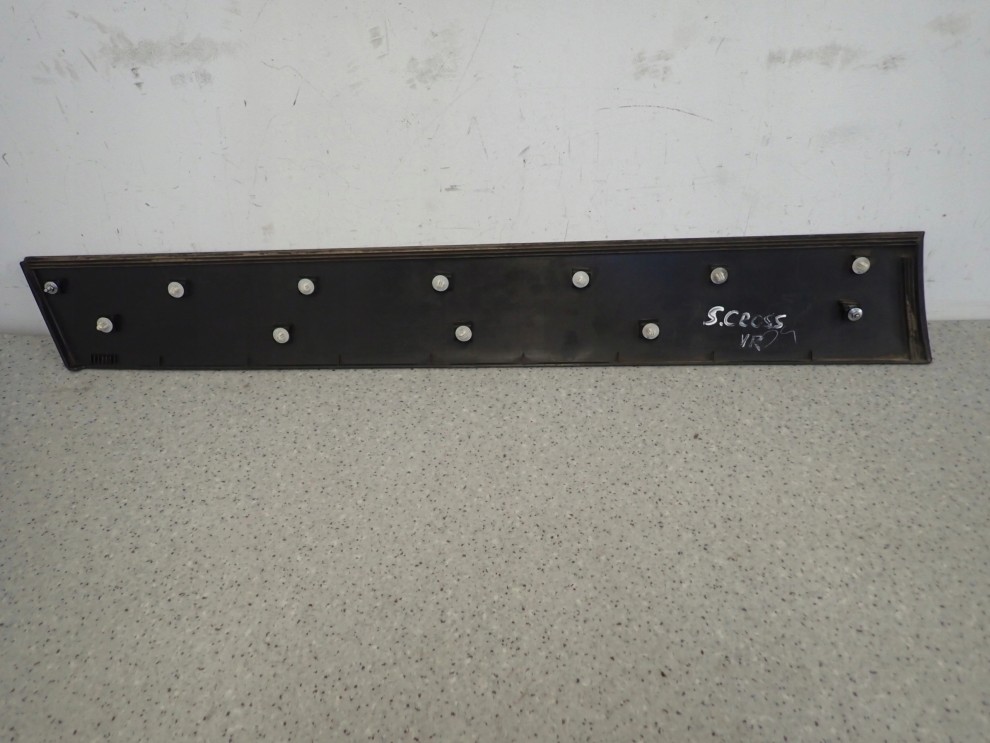 SUZUKI SX4 S-CROSS 13-21 LISTWA DRZWIPRZEDNIA PRAWA 4/7