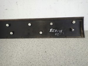 SUZUKI SX4 S-CROSS 13-21 LISTWA DRZWIPRZEDNIA PRAWA 5/7 MINIATURA