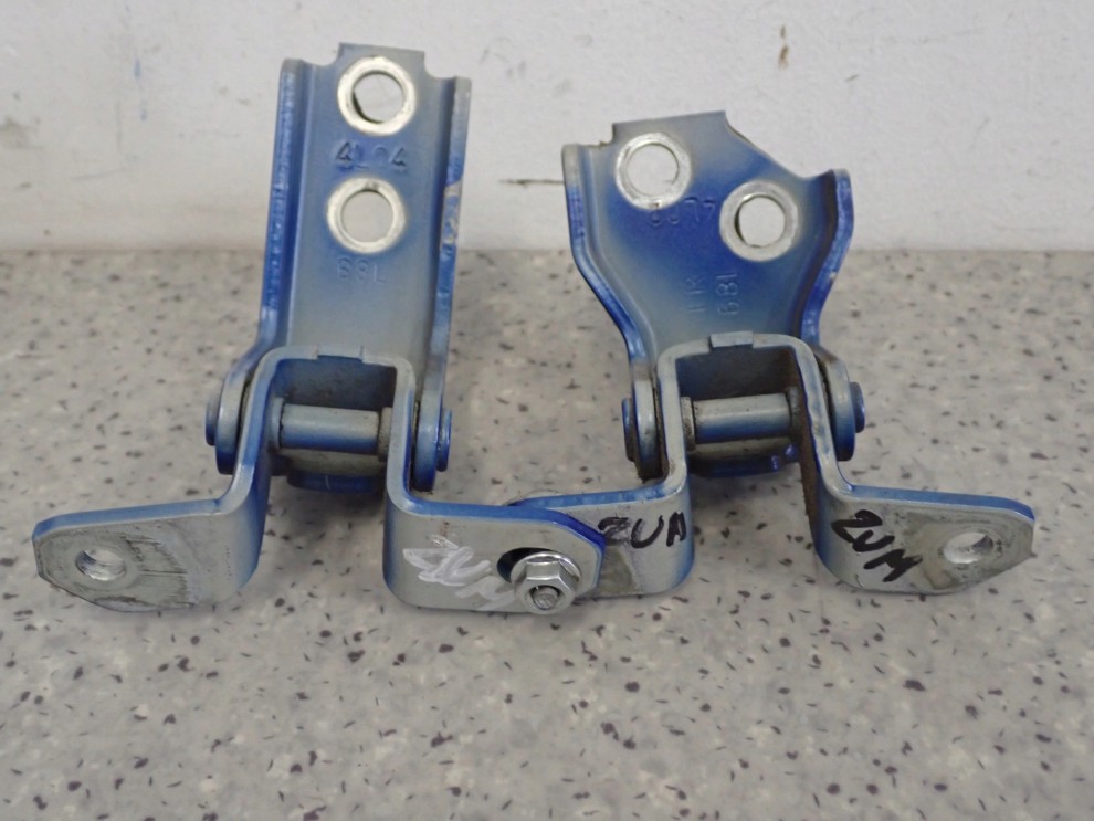 SUZUKI SX4 S-CROSS 13-21 ZAWIASY DRZWI PRZEDNICHH PRAWYCH ZUM 4/4