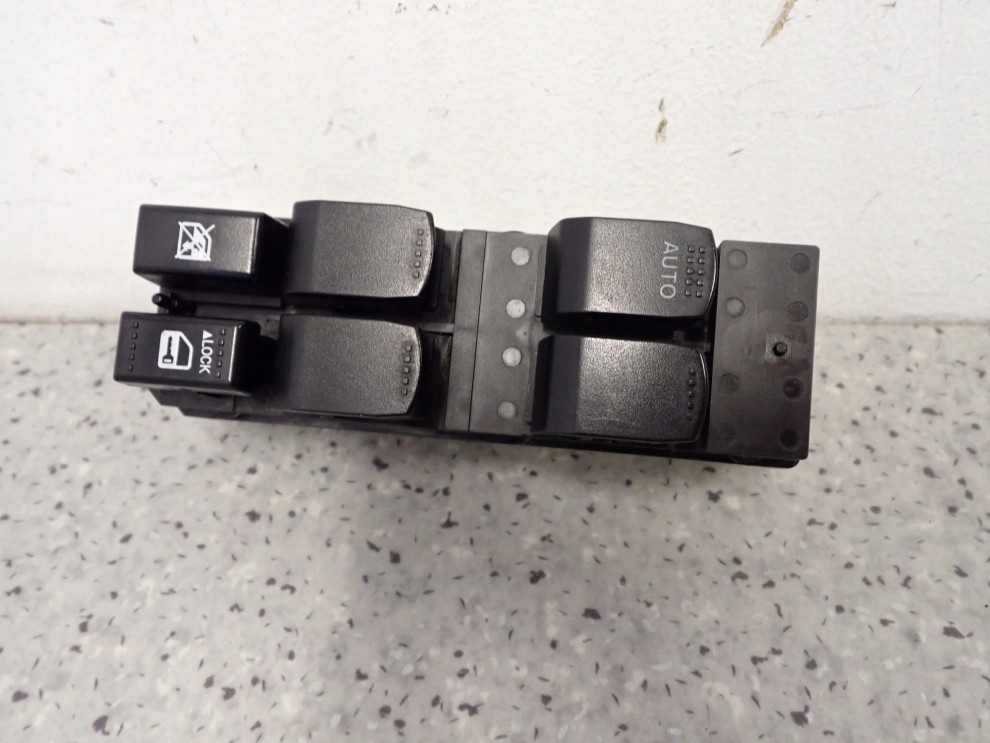 GRAND VITARA II 06 - PANEL STEROWANIA SZYBAMI LEWY 4 SZYBY 2/6