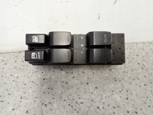 GRAND VITARA II 06 - PANEL STEROWANIA SZYBAMI LEWY 4 SZYBY 3/6 MINIATURA