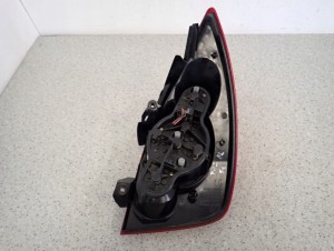 NISSAN PRIMERA 02-07 P12 HB 5D LAMPA TYLNA LEWA 6/6 MINIATURA