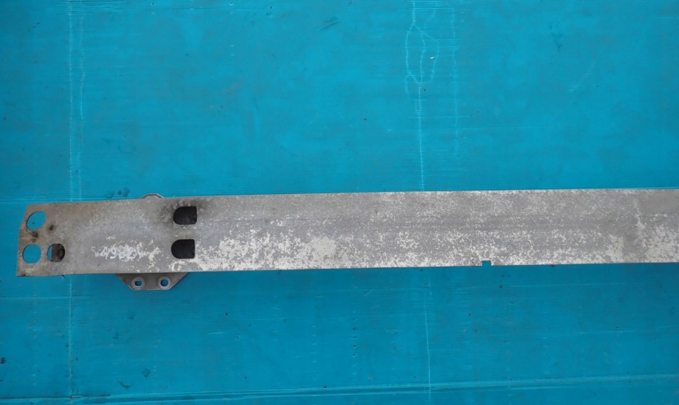 TOYOTA AVENSIS T25 KOMBI 02- BELKA ZDERZAKA TYLNEGO 2/5