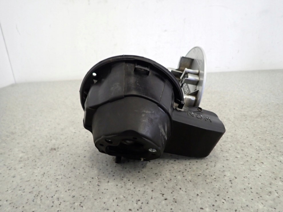 HYUNDAI i30 07-11 KLAPKA WLEWU PALIWA 2R 5/6