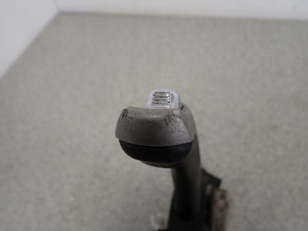 TOYOTA AURIS 06- DŹWIGNIA HAMULCA RĘCZNEGO 6/9