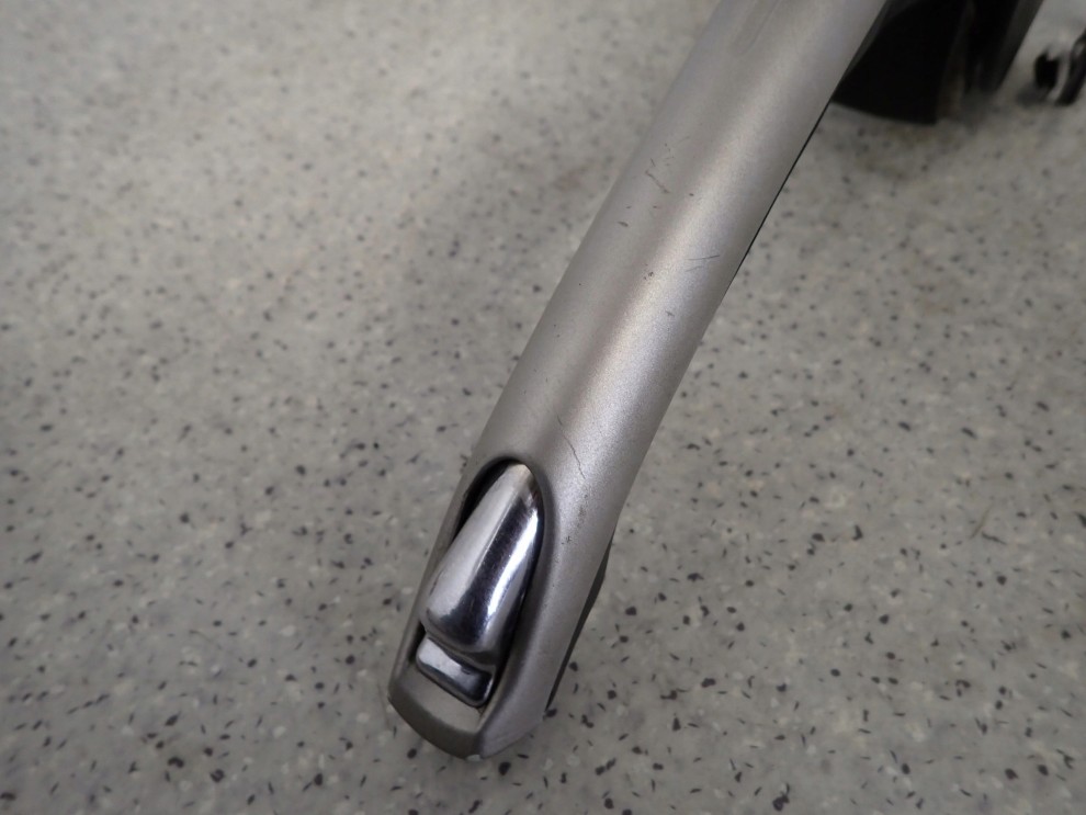 TOYOTA AURIS 06- DŹWIGNIA HAMULCA RĘCZNEGO 8/9