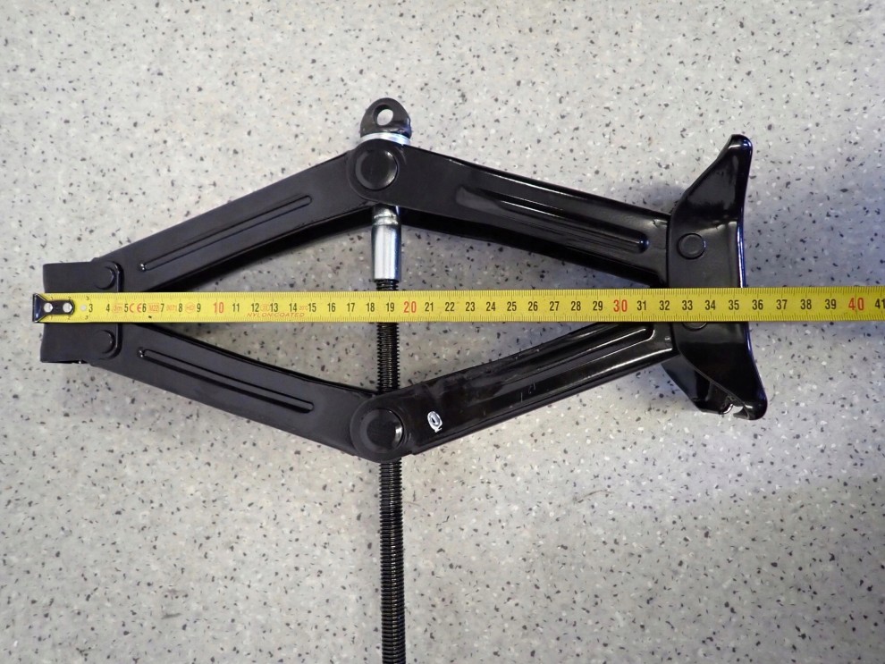 TOYOTA YARIS LEWAREK PODNOŚNIK SAMOCHODOWY KLUCZ DO KÓŁ NOWY 4/5