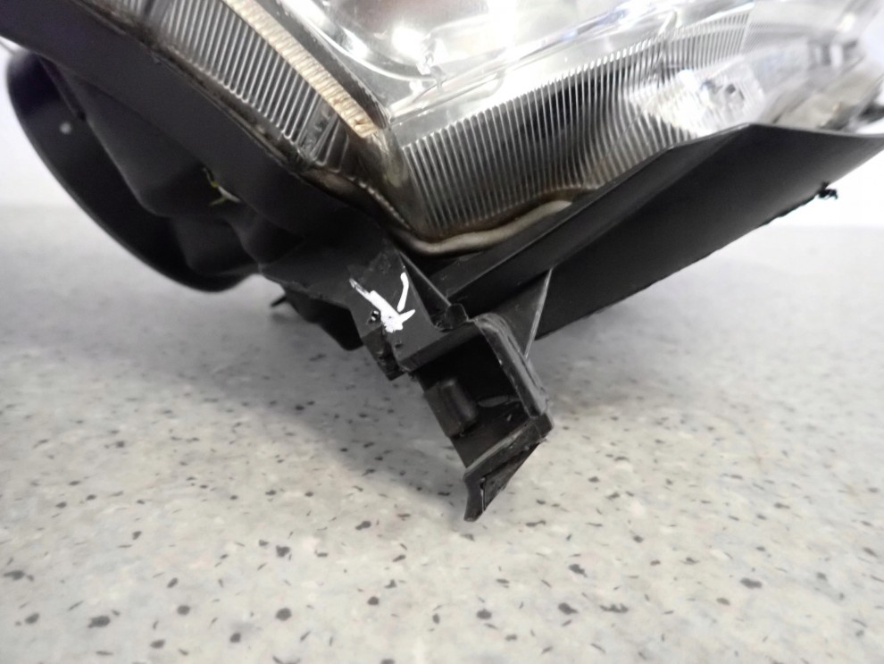 TOYOTA AVENSIS T25 06- REFLEKTOR PRAWY LAMPA PRZEDNIA PRAWA LIFT 13/16