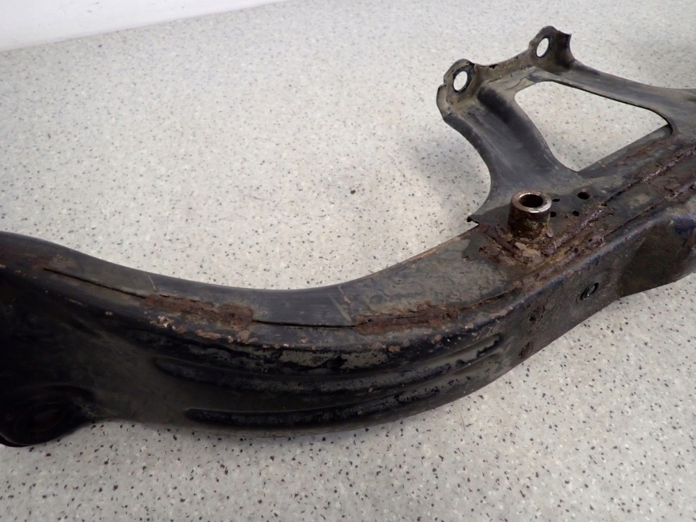 TOYOTA CELICA VI 94-99 BELKA TYLNA ZAWIESZENIA 8/9