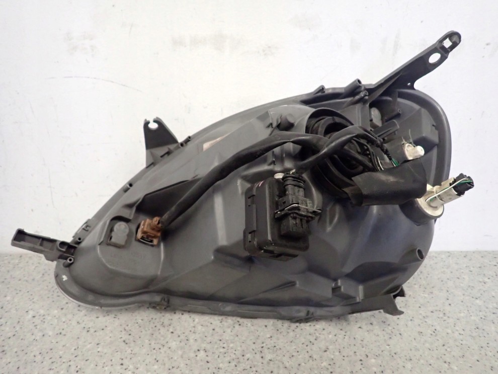 TOYOTA YARIS I FR 03- LAMPA PRZEDNIA PRAWA REFLEKTOR 11/16