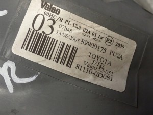 TOYOTA YARIS I FR 03- LAMPA PRZEDNIA PRAWA REFLEKTOR 9/16 MINIATURA