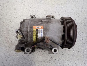 NISSAN ALMERA LIFT 03-06 1.5i KOMPRESOR KLIMATYZACJI 1/7 MINIATURA