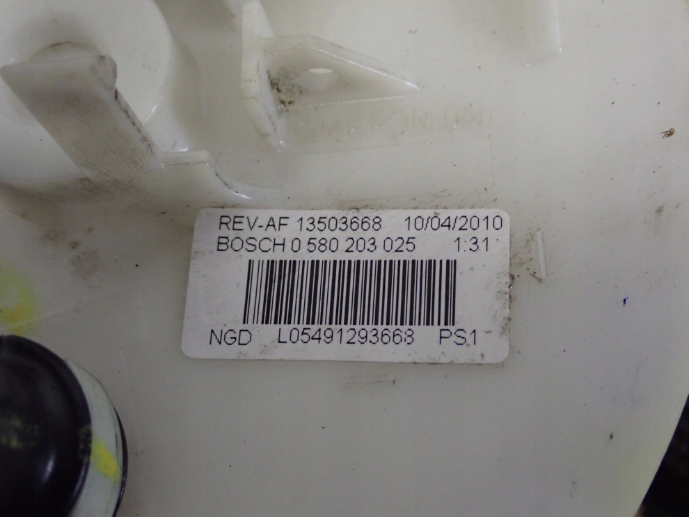 CHEVROLET CRUZE 2.0 DIESEL 08- POMPA PALIWA CZUJNIK POZIOMU 2/4