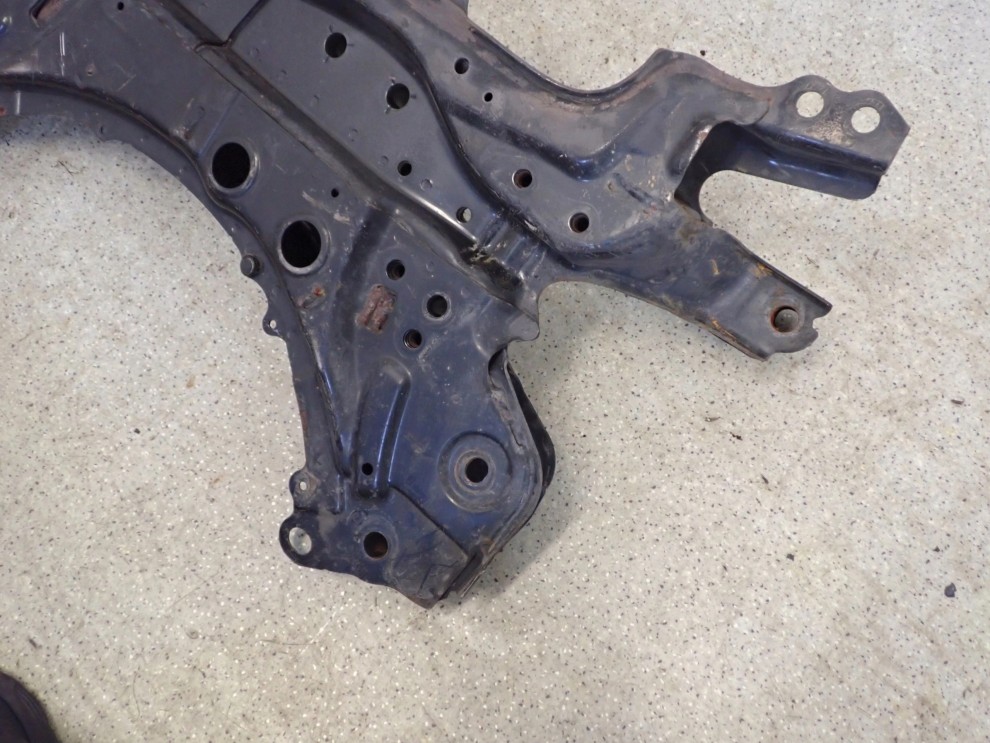 TOYOTA AURIS I 07-12 BELKA ZAWIESZENIA PRZEDNIEGO SANKI 6/6