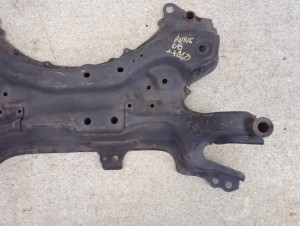 TOYOTA AURIS I 07-12 BELKA ZAWIESZENIA PRZEDNIEGO SANKI 3/6 MINIATURA