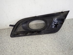 MAZDA3 MAZDA 3 BK HB 06-08 ZAŚLEPKA HALOGENU PRAWA KRATKA RAMKA 4/6 MINIATURA