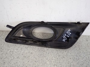 MAZDA3 MAZDA 3 BK HB 06-08 ZAŚLEPKA HALOGENU PRAWA KRATKA RAMKA 5/6 MINIATURA