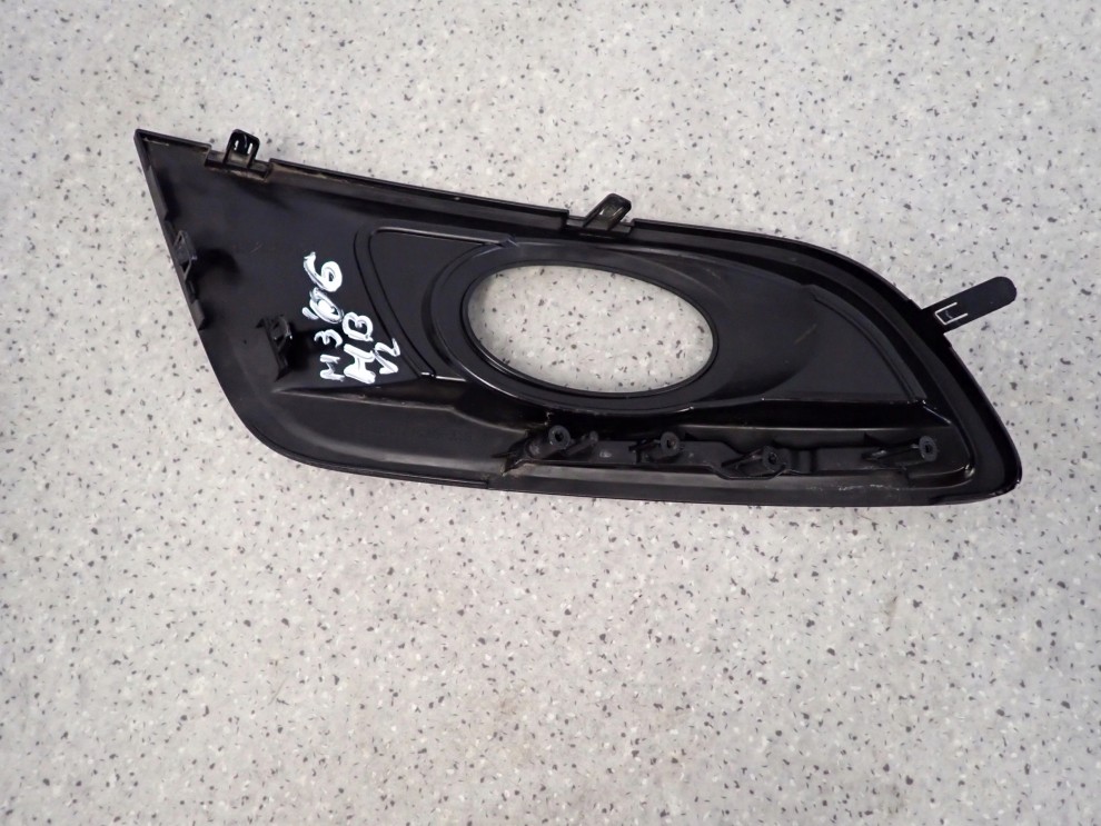 MAZDA3 MAZDA 3 BK HB 06-08 ZAŚLEPKA HALOGENU LEWA KRATKA RAMKA 4/5