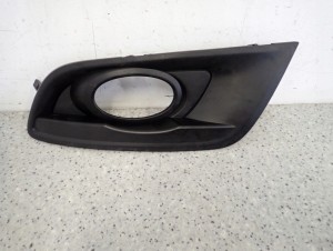 MAZDA3 MAZDA 3 BK HB 06-08 ZAŚLEPKA HALOGENU LEWA KRATKA RAMKA 1/5 MINIATURA