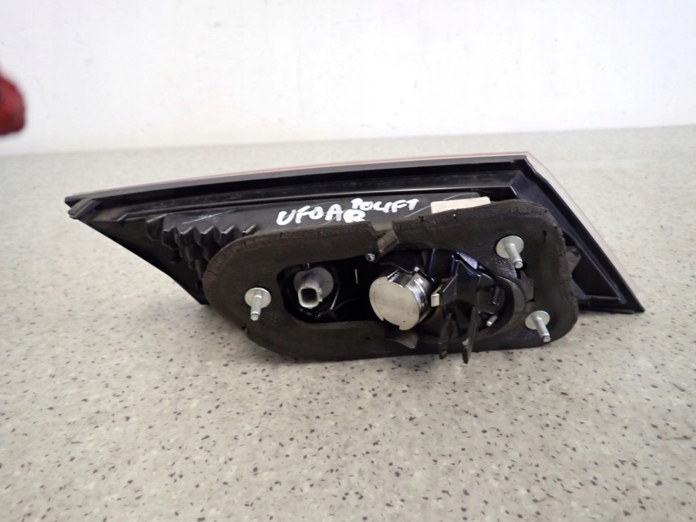 HONDA CIVIC UFO VIII LIFT 10-12 LAMPA TYLNA PRAWA WEWNĘTRZNA 8/9