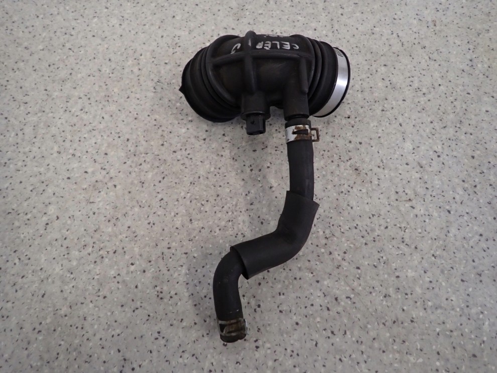 SUZUKI CELERIO 1.0i 14-19 PRZEWÓD RURA POWIETRZA KOLANKO 1/6