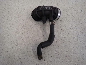 SUZUKI CELERIO 1.0i 14-19 PRZEWÓD RURA POWIETRZA KOLANKO 1/6 MINIATURA