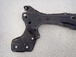 TOYOTA COROLLA E9 87-91 SANKI BELKA ZAWIESZENIA PRZEDNIEGO 2/6 MINIATURA