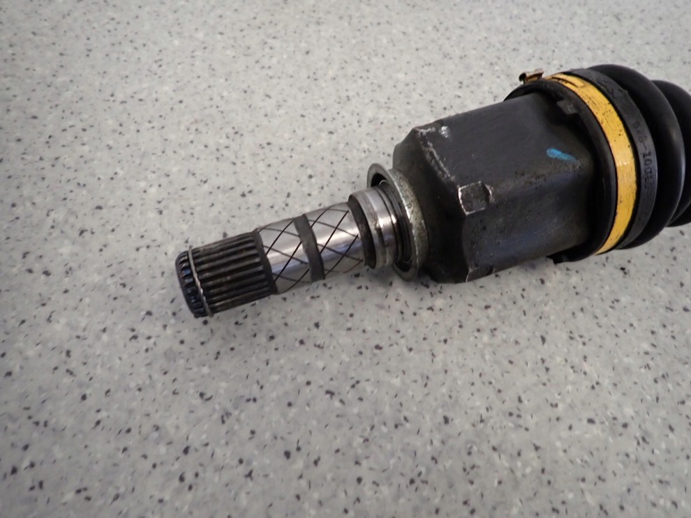 SUBARU IMPREZA III GH 07- 2.0D PÓŁOŚ PRZEDNIA PRAWA 6/7