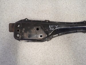 TOYOTA COROLLA E12 HB 02-07 BELKA WZDŁUŻNA 2/4 MINIATURA