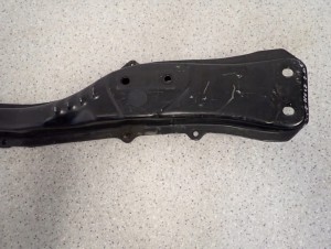 TOYOTA AVENSIS T22 97-02 BELKA ZAWIESZENIA WZDŁUŻNA 3/6 MINIATURA