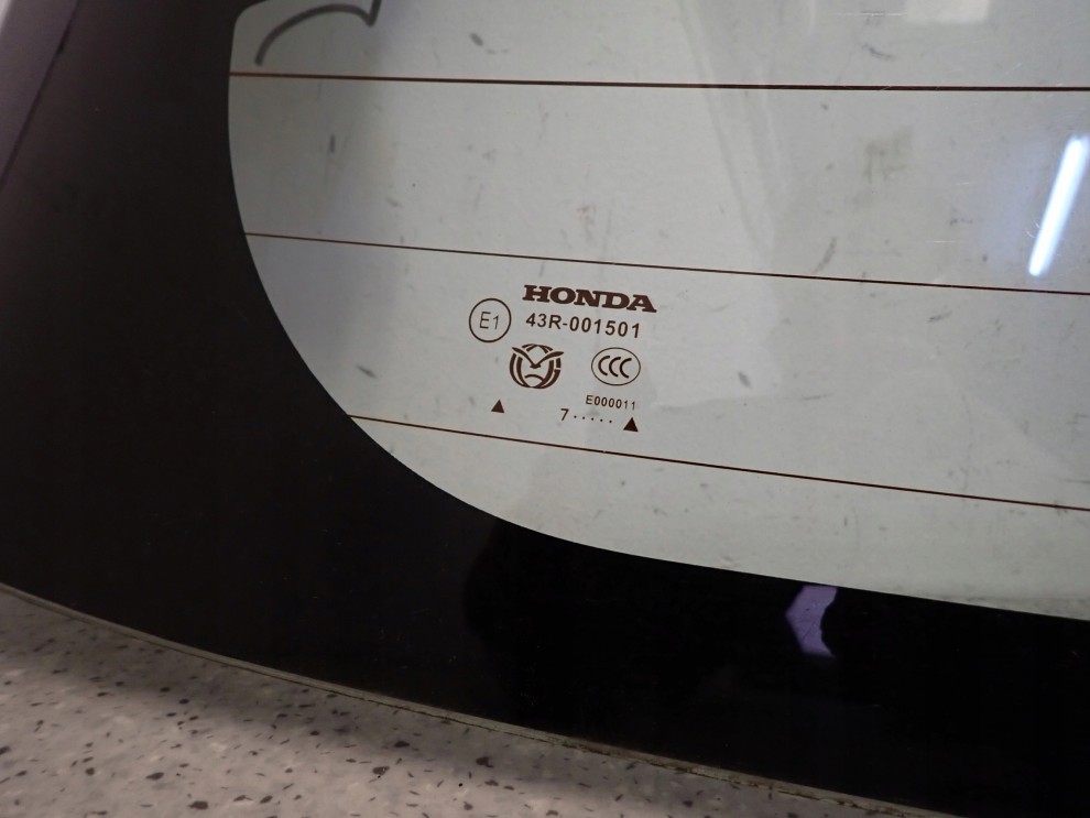 HONDA JAZZ 02-07 SZYBA TYLNA W KLAPE BAGAŻNIKA 3/7