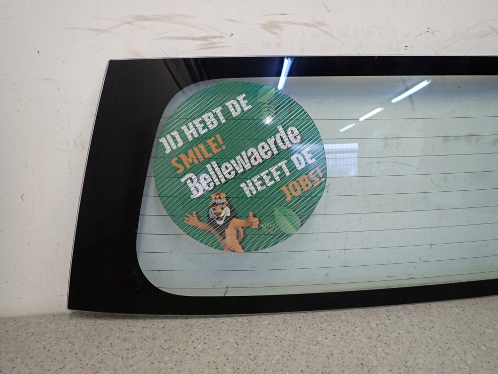 SUZUKI IGNIS 00-03 SZYBA TYLNA W KLAPE BAGAŻNIKA 2/5