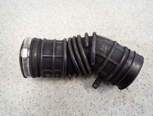 SUZUKI LIANA 02-07 1.3 BENZ RURA POWIETRZA 2/4 MINIATURA