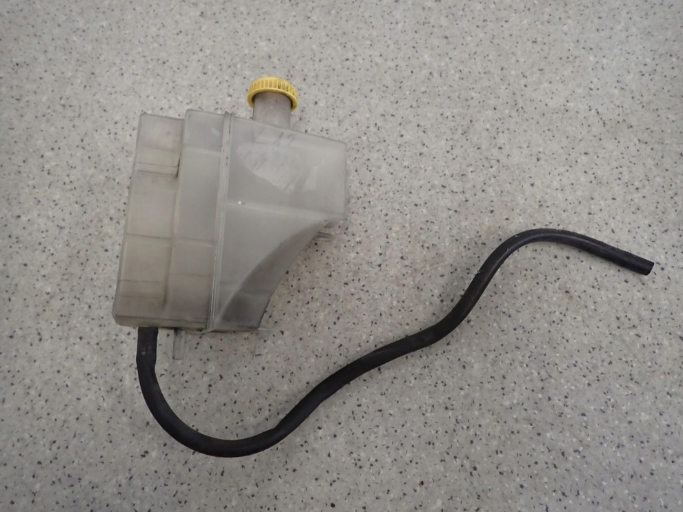 NISSAN NOTE E11 MICRA K12 1.2i 1.4i 06-12 ZBIORNICZEK WYRÓWNAWCZY 5/6