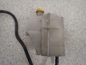 NISSAN NOTE E11 MICRA K12 1.2i 1.4i 06-12 ZBIORNICZEK WYRÓWNAWCZY 2/6 MINIATURA