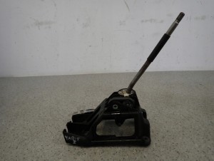 TOYOTA YARIS I 99-05 LEWAREK DŹWIGNIA ZMIANY BIEGÓW 1/5 MINIATURA