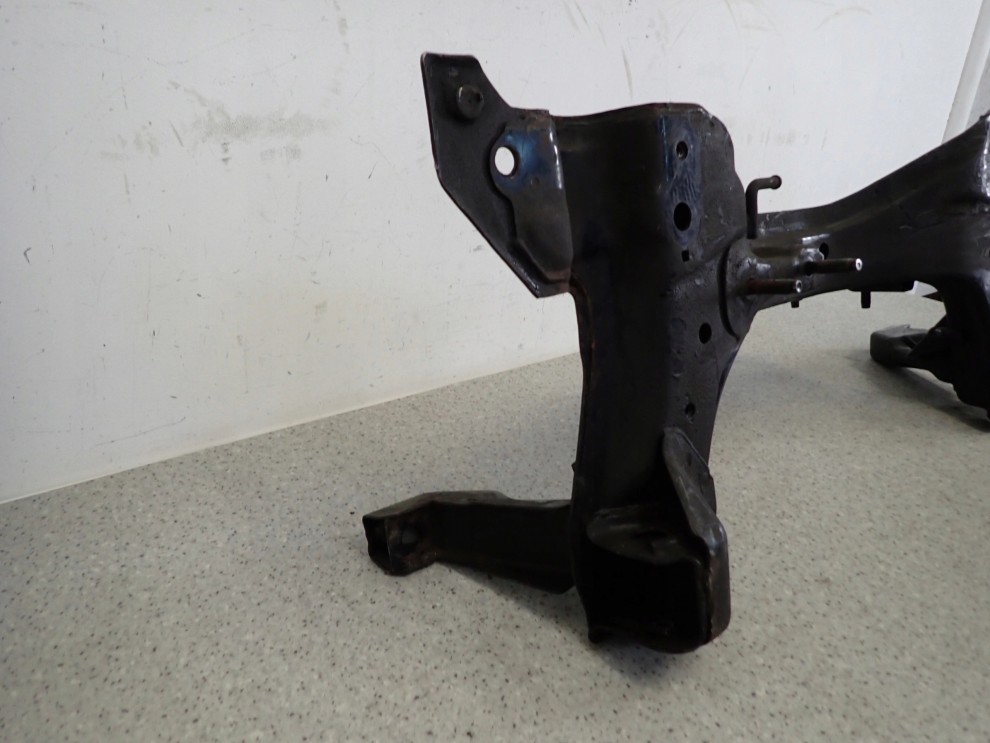 KIA CARENS II 2.0D 02-06 BELKA ZAWIESZENIA PRZEDNIEGO SANKI 9/11