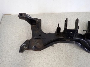 KIA CARENS II 2.0D 02-06 BELKA ZAWIESZENIA PRZEDNIEGO SANKI 3/11 MINIATURA